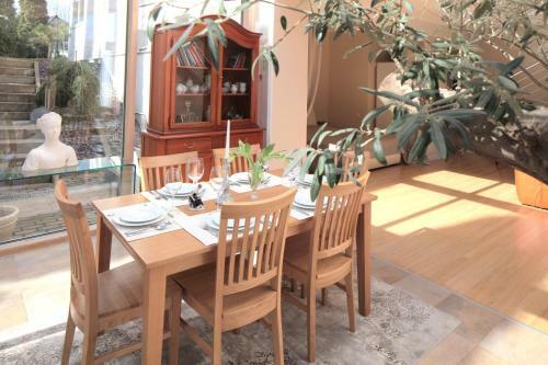 Villa Entire House City Center