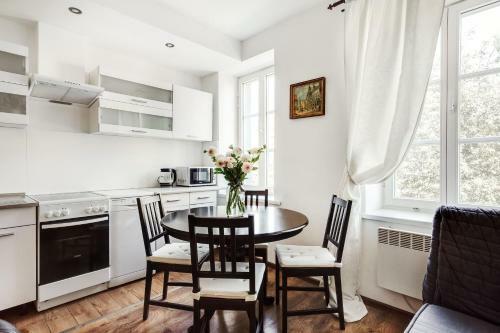 Authentic Vokieciu Old Town Apartment