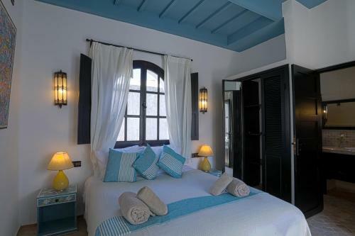Hostal Riad Dar Awil