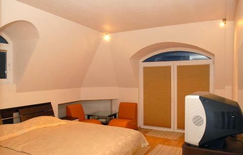 Hotel Avis