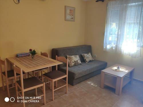 Apartments Brnjada Sutomore