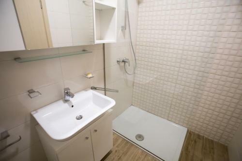 Tifany Apartments