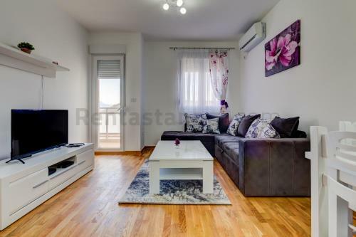 Tifany Apartments