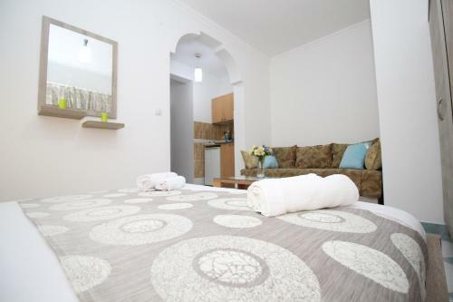 Hostal Apartments Cota Guesthouse