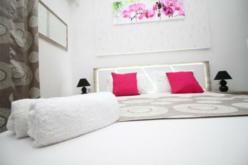 Hostal Apartments Cota Guesthouse