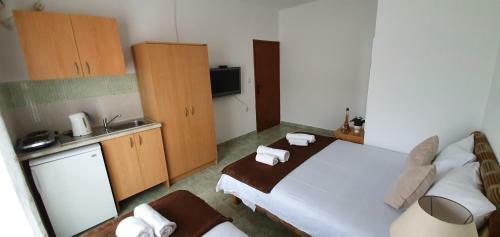 Hostal Apartments Cota Guesthouse
