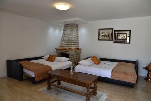 Hostal Guest House Evropa