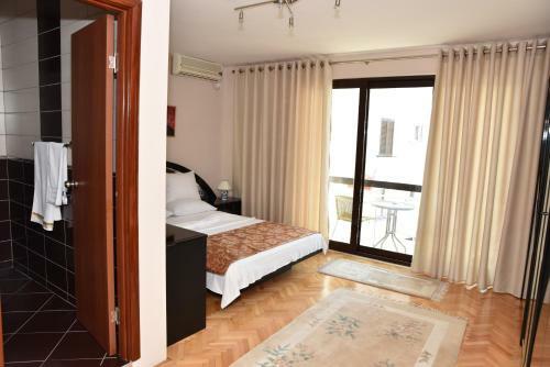 Hostal Guest House Evropa