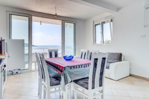 Seaside Apartment Kruce