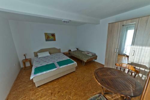 Hostal Apartments Marie