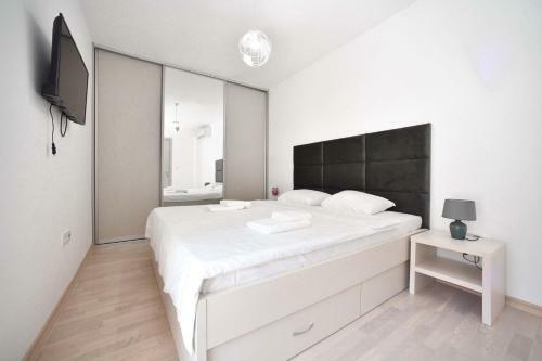 Luxury Fontana Apartments