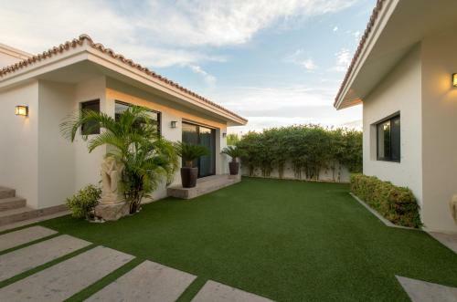 Family Vacation Villa - Fits 18, Villa Del Corazon