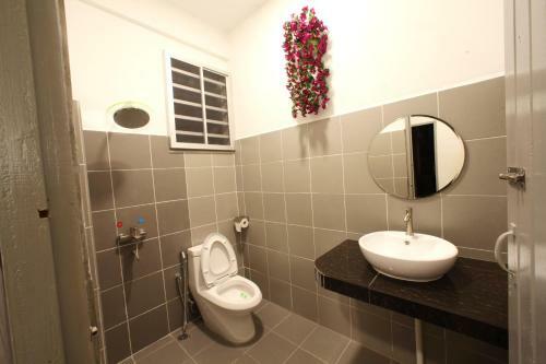 Come Inn Homestay 1380