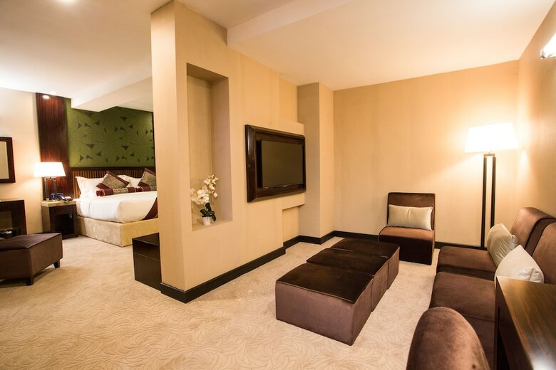 Royale Signature Hotel