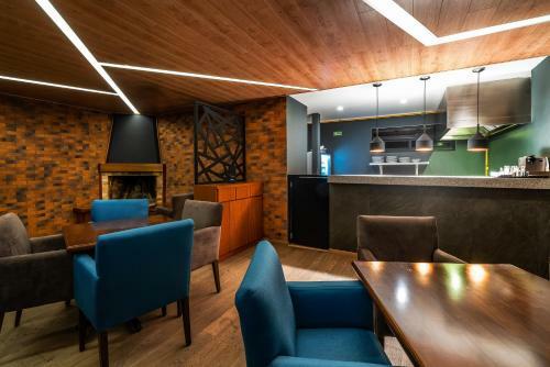 Hotel Kaia Suites