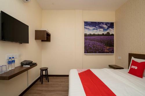 Oyo 89410 Z & H Hotel