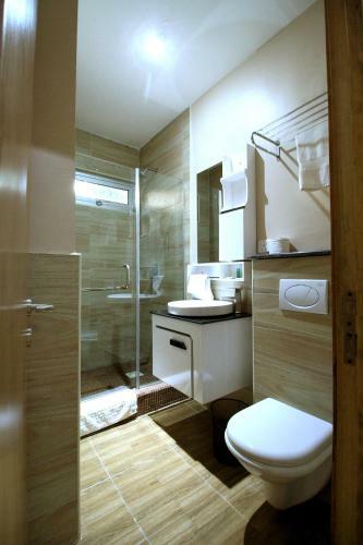 La Cour Hotels And Apartments Glover