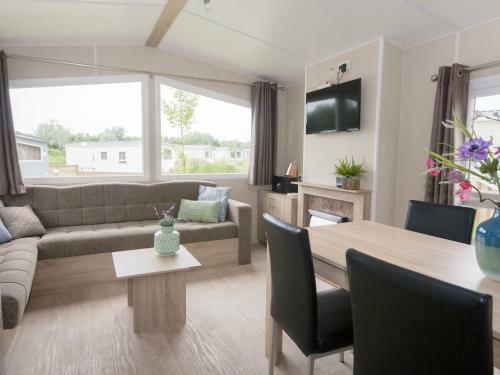 Holiday Home Rcn Toppershoedje.2