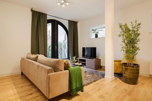 Canal Garden Apartments II By Vgw