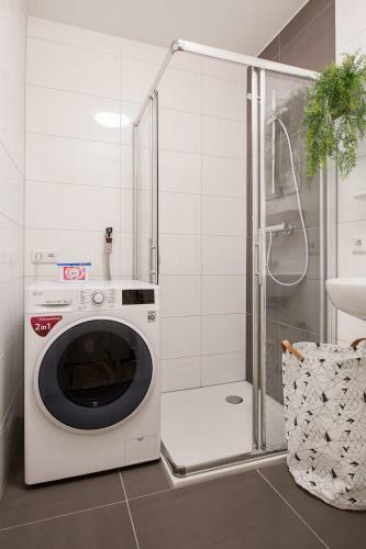 Canal Garden Apartments I By Vgw