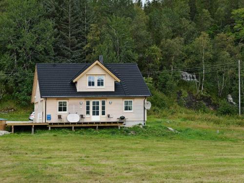 Four-bedroom Holiday Home In Foldereid