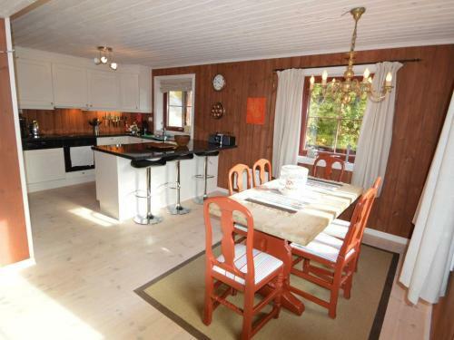 Apartamento Three-bedroom Holiday Home In �seral 7