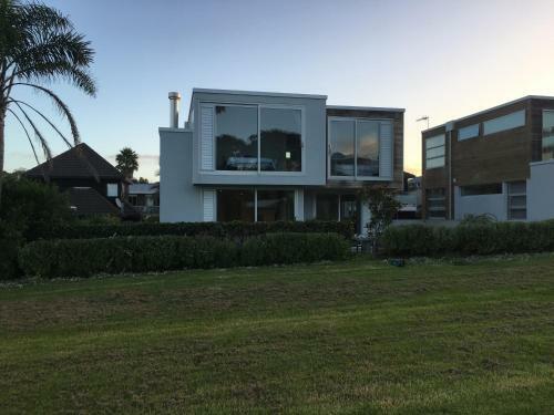 The Beach View House, Milford