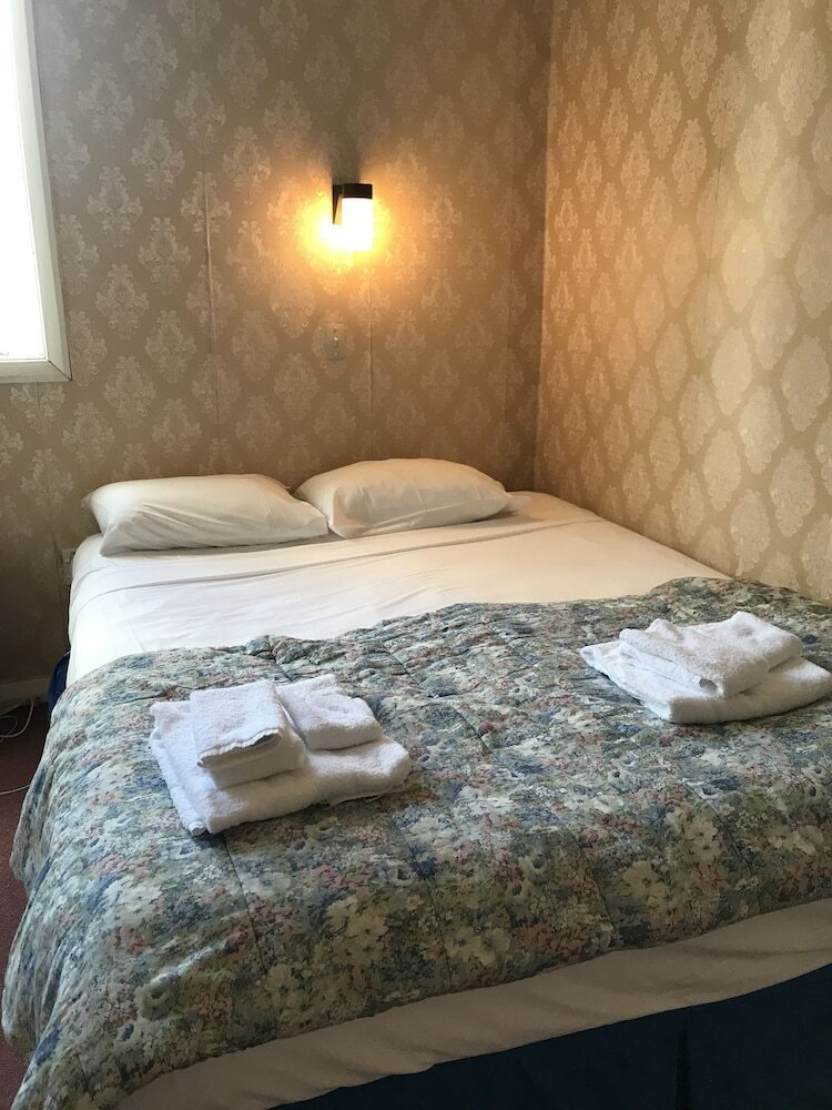 Criterion Club Hotel