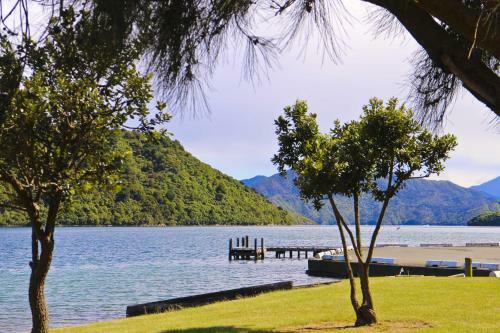 Oxley's Waterfront Luxury Apartment