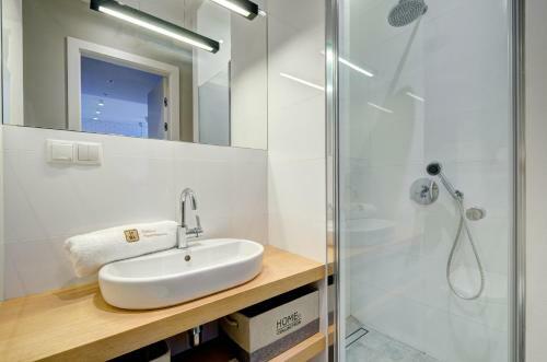White Merlin Via Nadmorski Dw�r Apartments