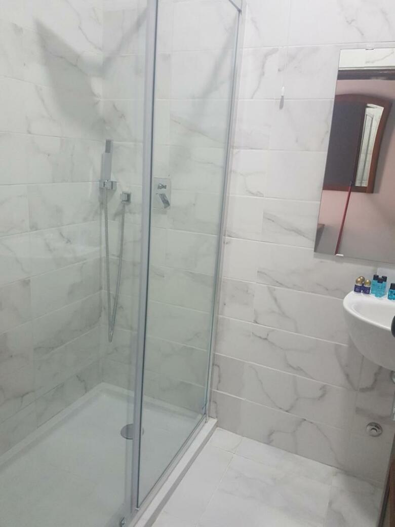 Hostal Bela Alexandra Guest House