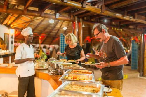 Lodge Manyara Wildlife Safari Camp