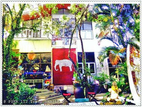 Posada Artist's Place Trat