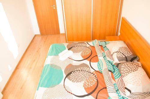 2 Doors Apartments - Itcity