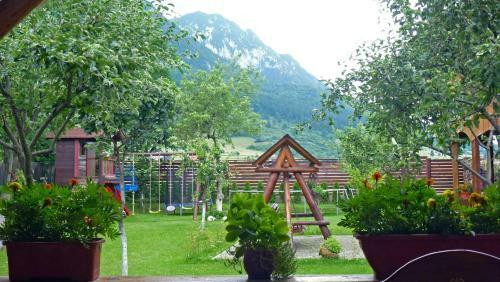 Hostal Sura Pietrei Craiului