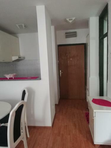 Apartmansko Naselje "jezero"