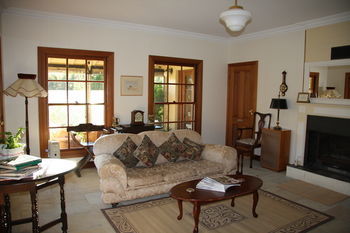 Hostal Ginninderry Homestead