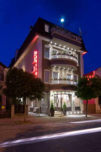 Garni Hotel President De Luxe