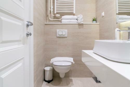 Hostal Lanterna Rooms City Center
