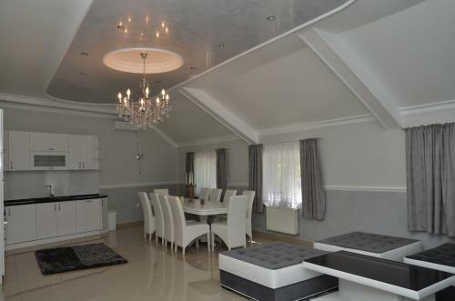 Apartments Royal Menex
