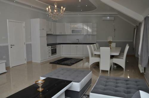 Apartments Royal Menex