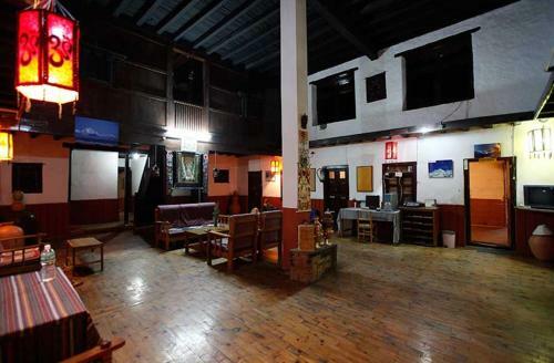 Hotel Oms Home