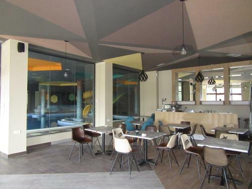 Apartman 5a43, Kraljevi ?ardaci