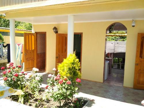 Hostal Guest House On Samburova 279