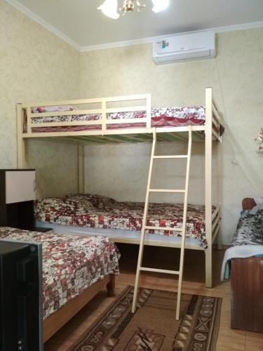 Hostal Guest House On Samburova 279