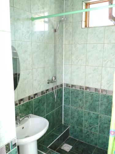 Hostal Guest House On Samburova 279