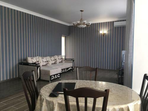 Hostal Taun-khaus U Moria