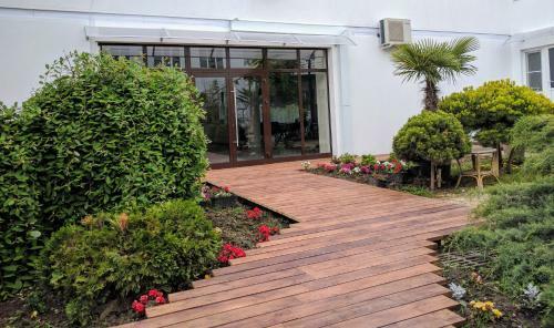 Hotel Divniy Mir Edem