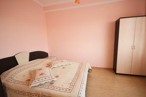 Hostal Karolina Guest House