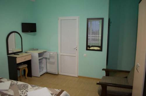 Hostal Karolina Guest House